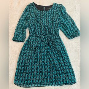 Women’s size 6p patterned dress